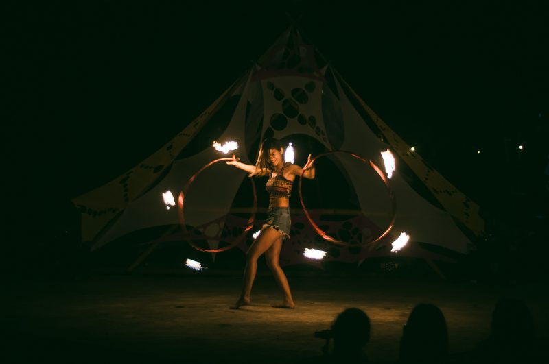 En (Taiwan) used double hoops for her open stage performance (Photo by Mike Alegado)